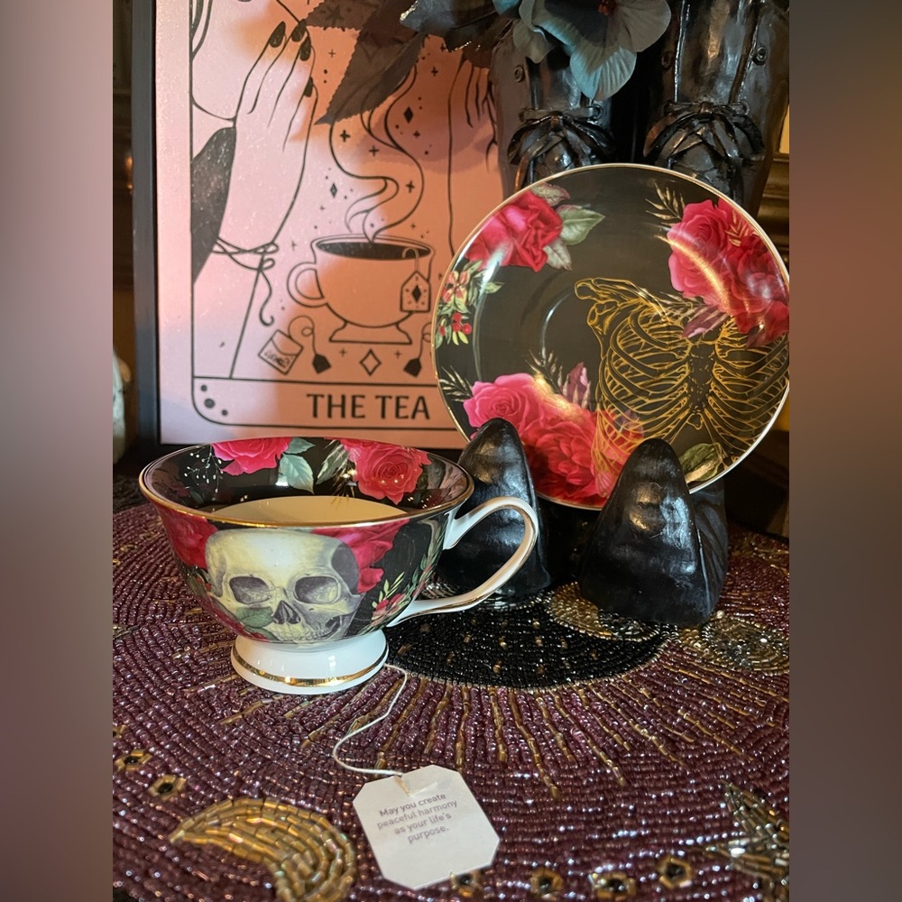 GRACE TEAWARE NEW Skull & Roses Gothic Design Fine Porcelain Teacup & Saucer Set